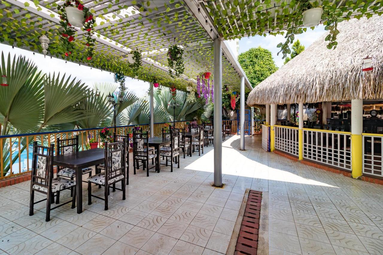Ayenda 1132 Copiclub Hotel Ibagué Exterior photo